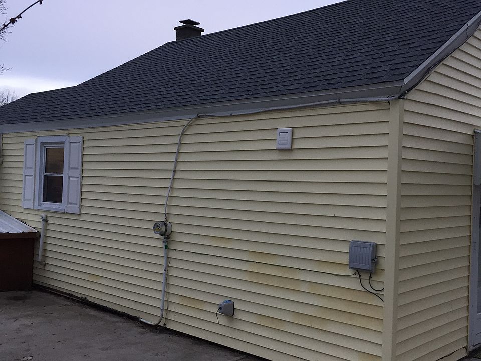 1st image of 98 River St