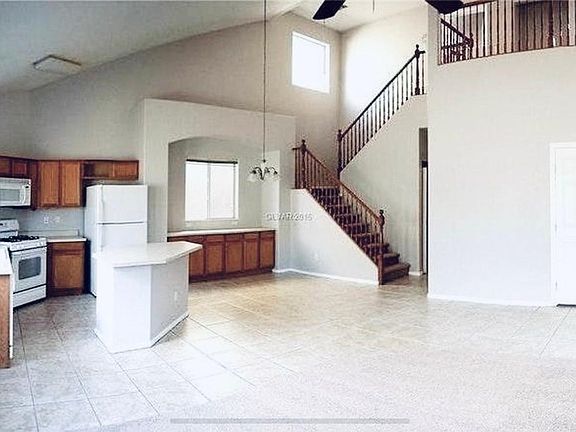 2nd image of 7939 Stormy Falls St