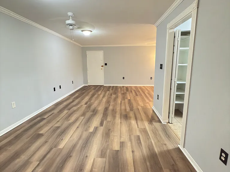 5618 Bloomfield Dr #201 — Photo 12