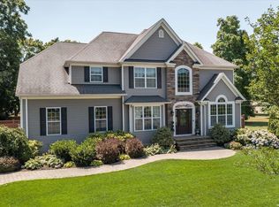 16 Jenna Ct, Kings Park, NY 11754