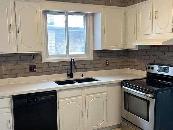 5th image of 8087 Aintree Dr
