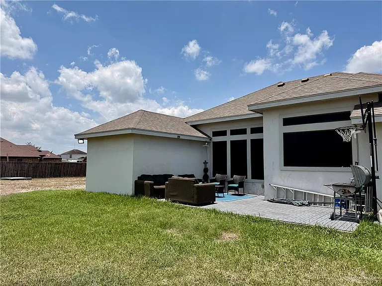 805 S 23rd St — Photo 11