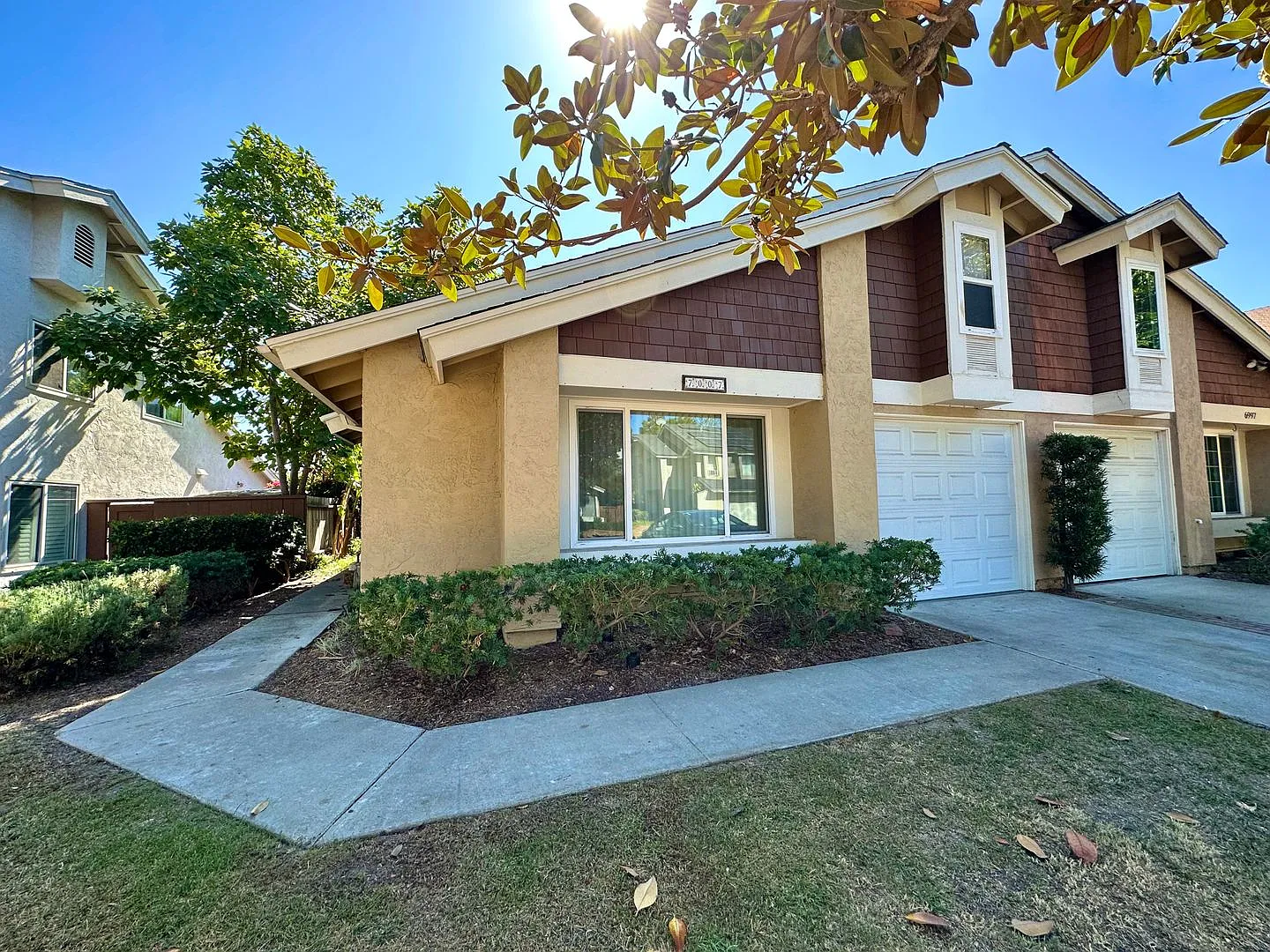 Spacious 3 bedroom plus bonus room in Paradise Hills! — Photo 1