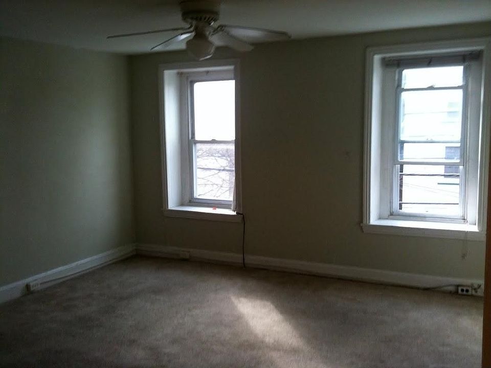 2nd image of 4823 Umbria St