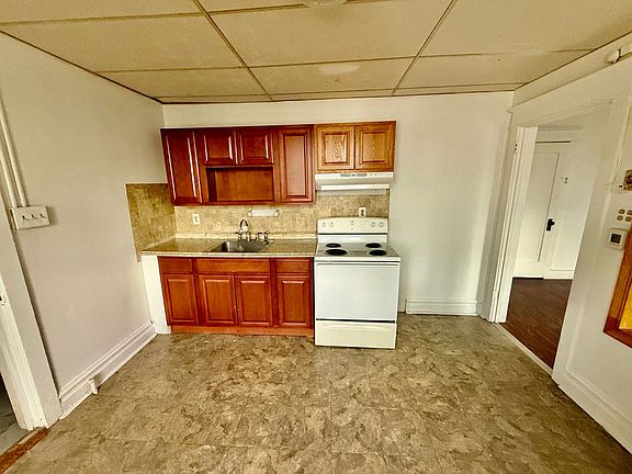 2nd image of 1018-1024 S Hall St #1022-R2