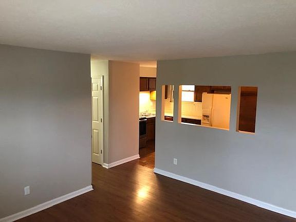 2nd image of 2427 Lamborne Blvd