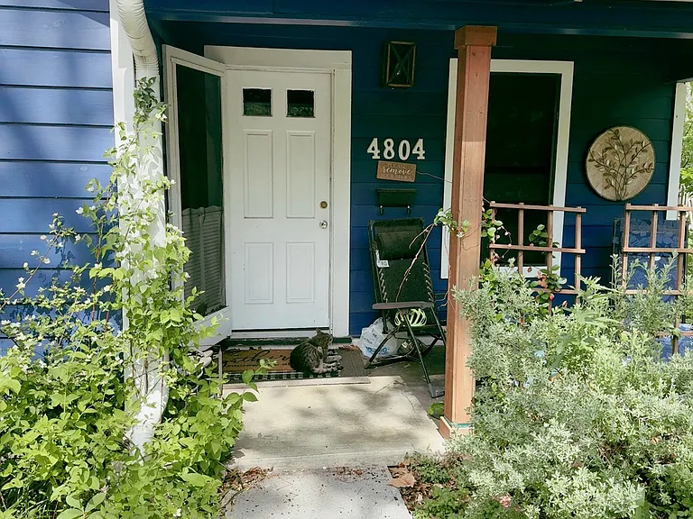 4804 Rowena Ave — Photo 24