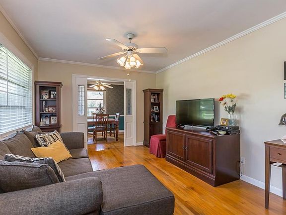 5th image of 3677 Crestview Dr SE