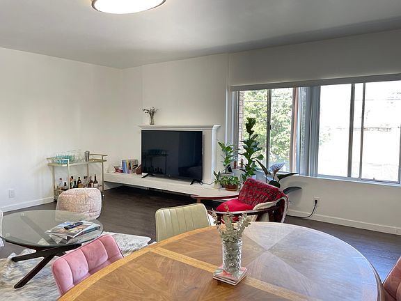 3rd image of 1301 S Saltair Ave APT 3