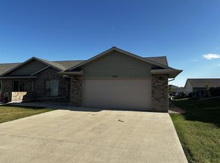 405 Sapphire Ln, Rapid City, SD 57701