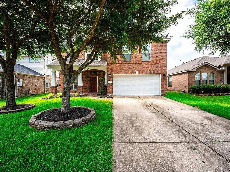 2931 Silver Landing Ln — Photo 1