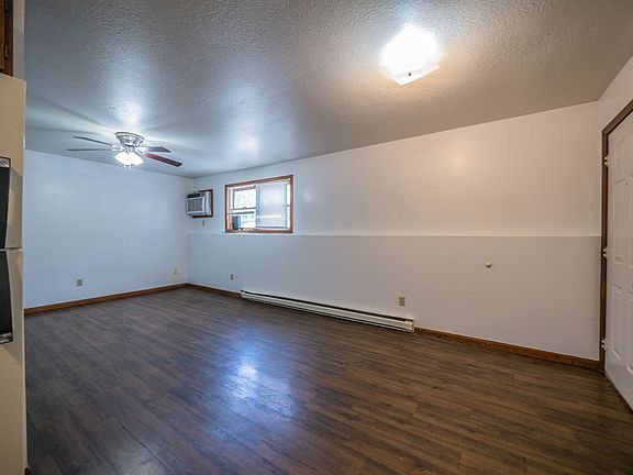 4th image of 1104 N Walnut St #E