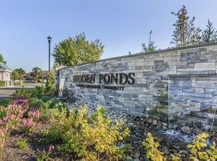261 Pond View Ln, Smithtown, NY 11787