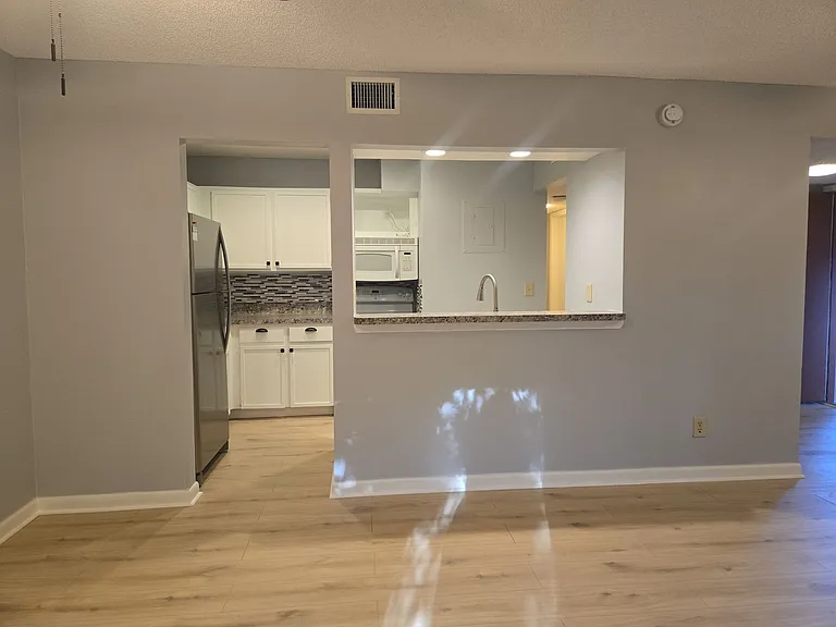160 Live Oak Woods Ct #4D — Photo 7