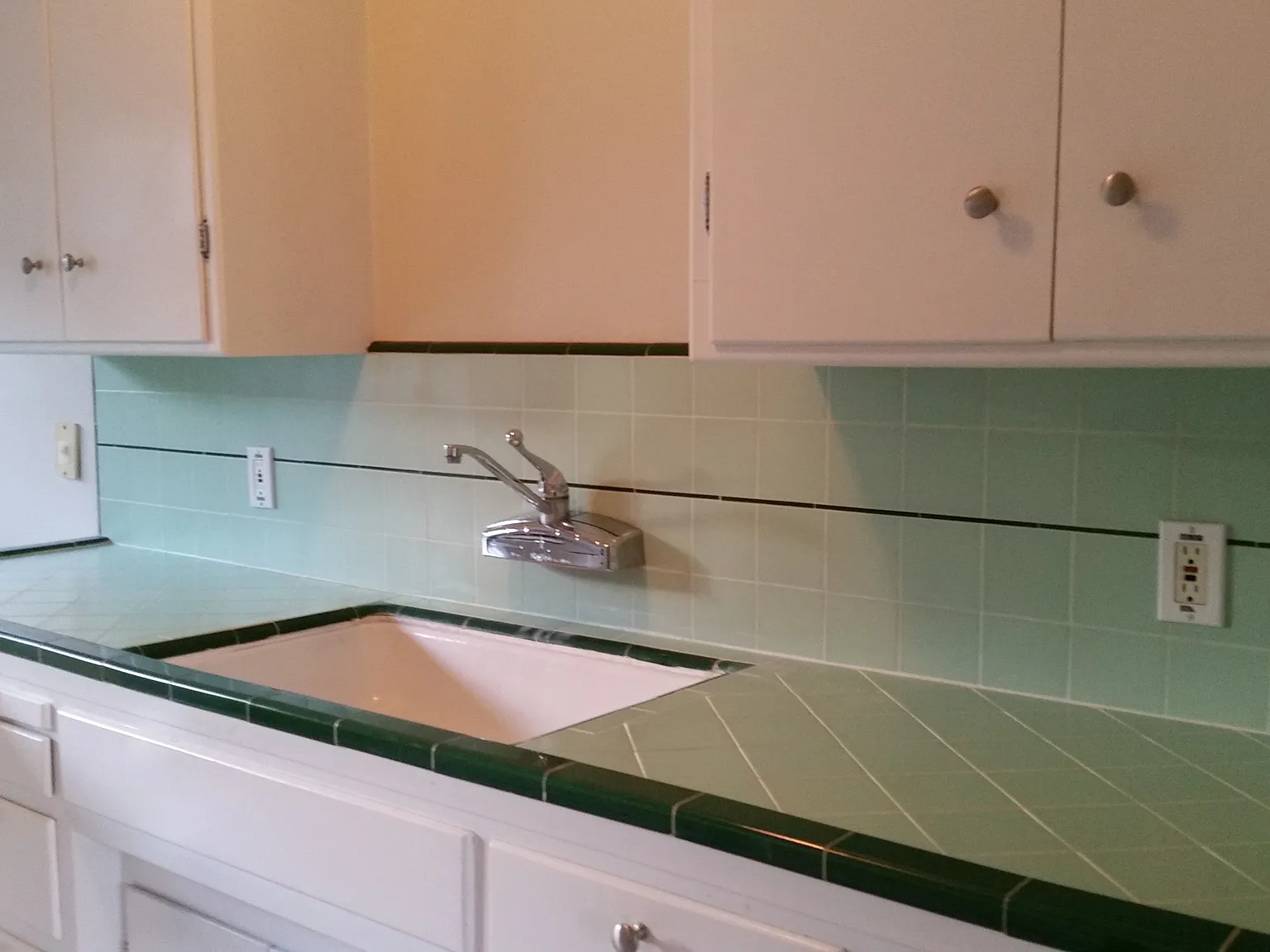 1 bed, $2,300 — Photo 2
