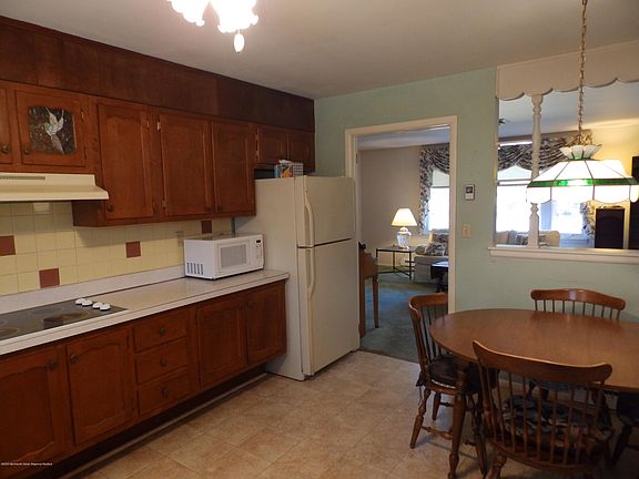 4th image of 225B Buckingham Ct