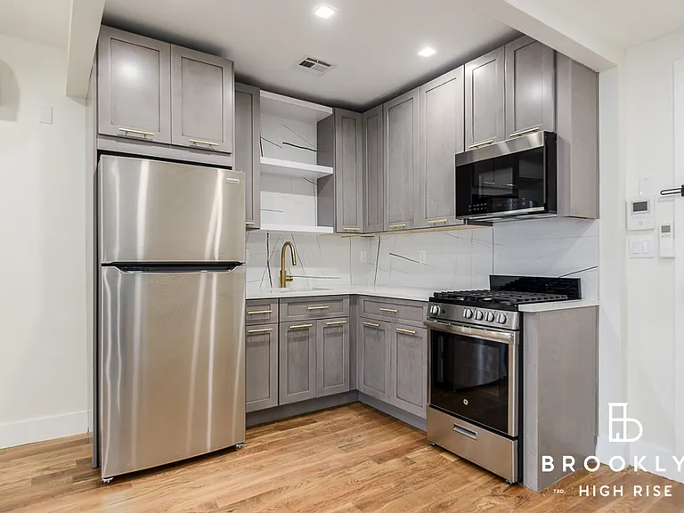 535 Grand St #4B — Photo 2