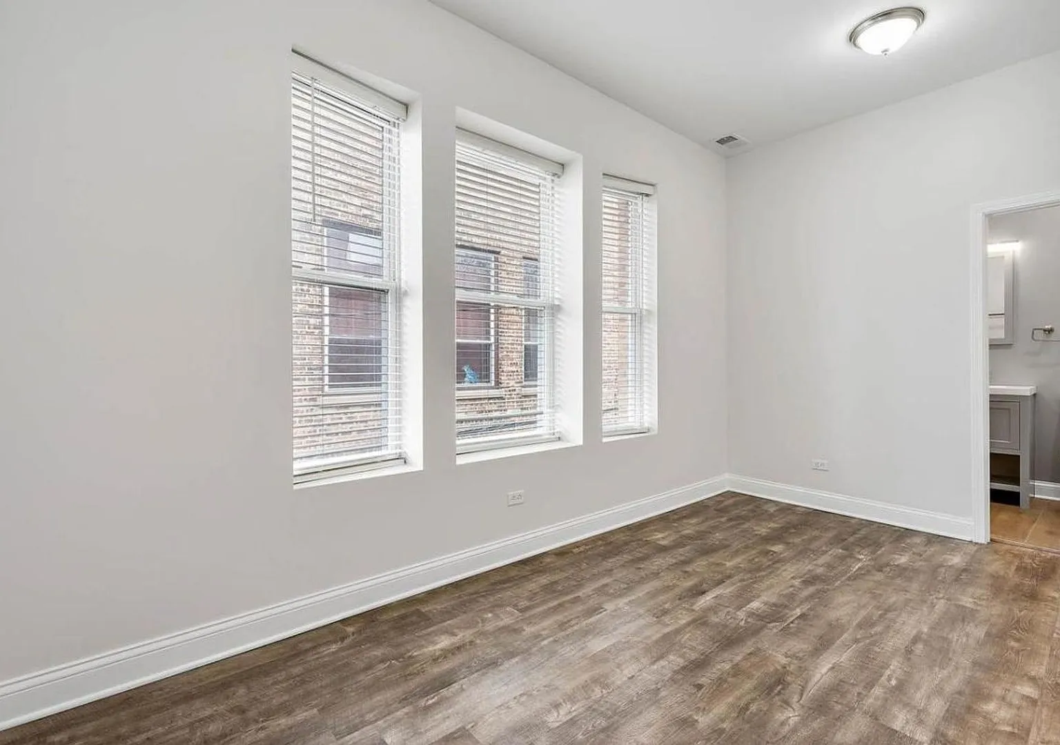 3816 W Polk St — Photo 3
