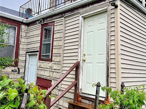 4th image of 58 Poultney Ave