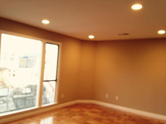 4th image of 125 Lakeview Ave #A