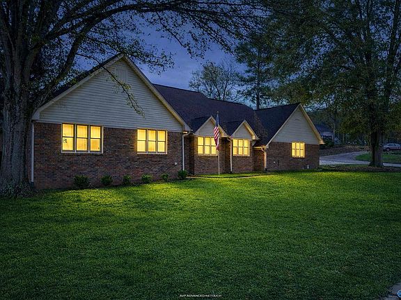 5th image of 1110 Way Thru The Woods SW