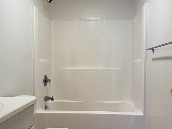 5th image of 150 Clinton Ave #1