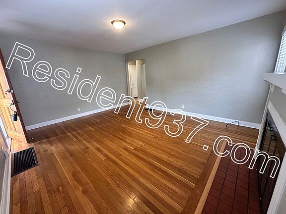 3rd image of 3128 Glenrock St