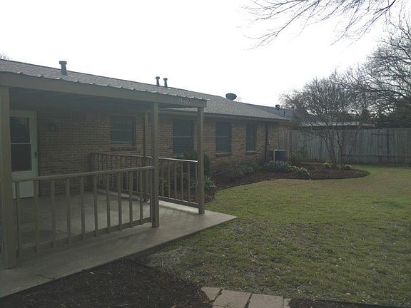 3rd image of 3511 Palm Dr