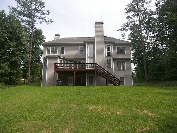 Huge Kid/Pet Friendly Back Yard