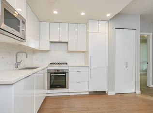 2888 Cambie St #205, Vancouver, BC V5Z0H3