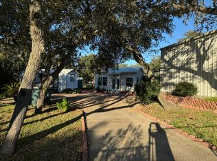 705 N 5th St #1, Rockport, TX 78382