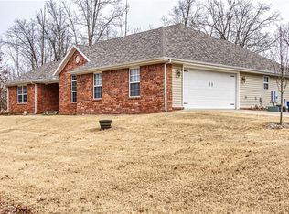 1 Mac Ln, Bella Vista, AR 72714
