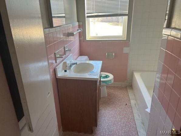 montgomery-alabama-120581757 picture