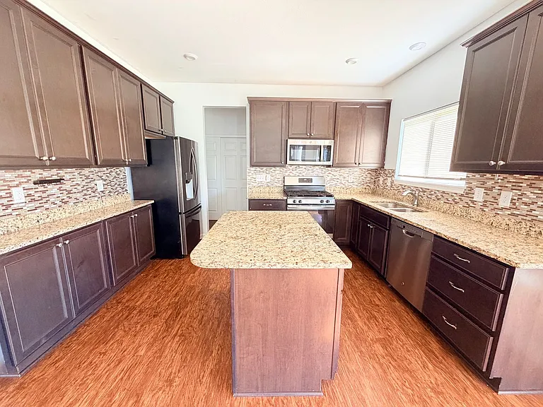1321 Horse Shoe Bnd — Photo 8