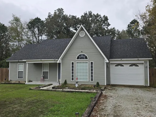 143 Elizabeth Cv, Selmer, TN 38375