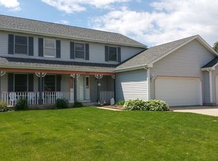 217 Jake Ln, Hampshire, IL 60140