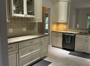 125 Stonecreek Dr, Mayfield Heights, OH