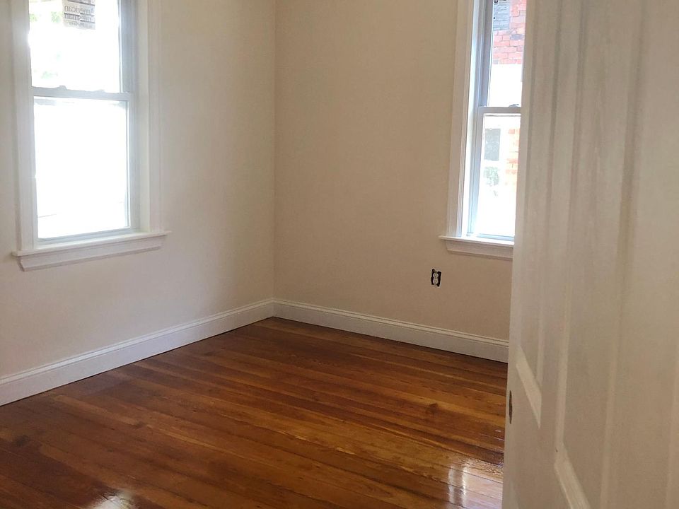 2nd image of 9 Arcola St APT 1