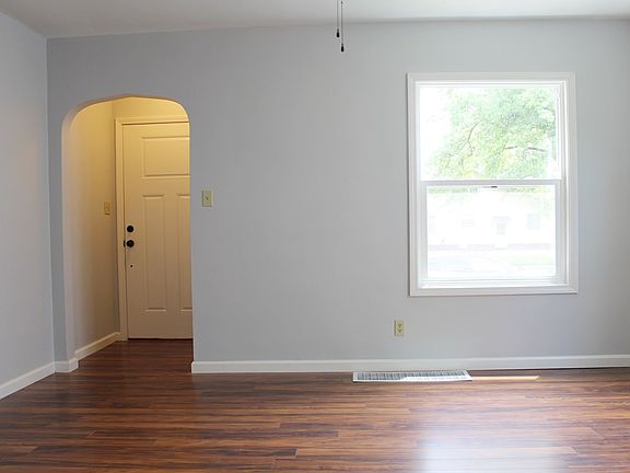 3rd image of 1116 Madison Ave