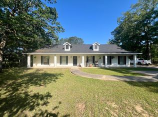 172 Merchant Cir, Ellisville, MS 39437