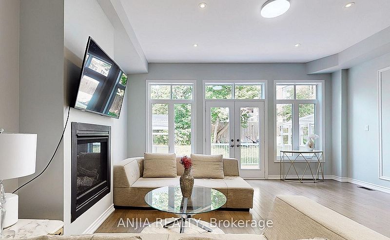 Richmond Hill Townhouse for rent - 4 Bedrooms — photo 9