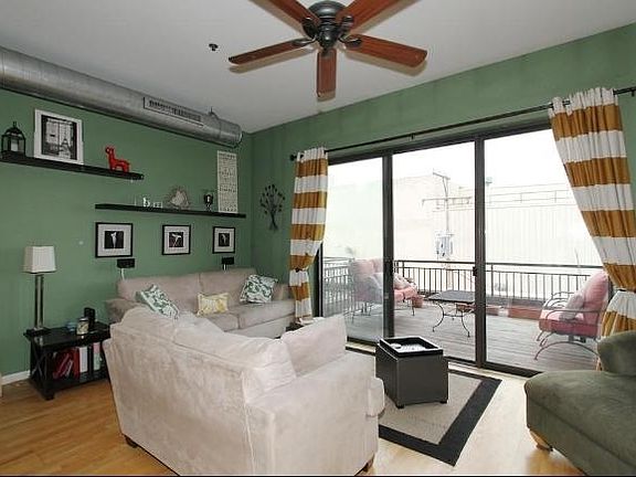 2nd image of 1924 N Hubbard St APT 315
