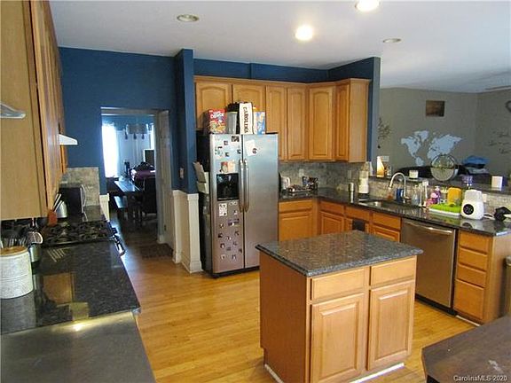 5th image of 775 Georgie St #25