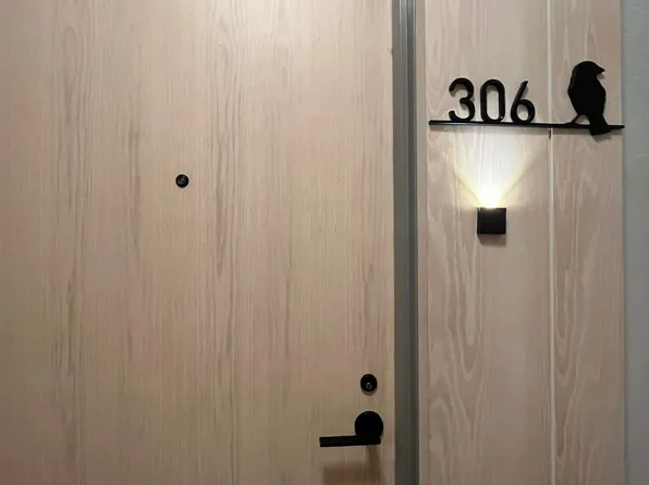 60 George St #306, Toronto, ON M5A 4K8