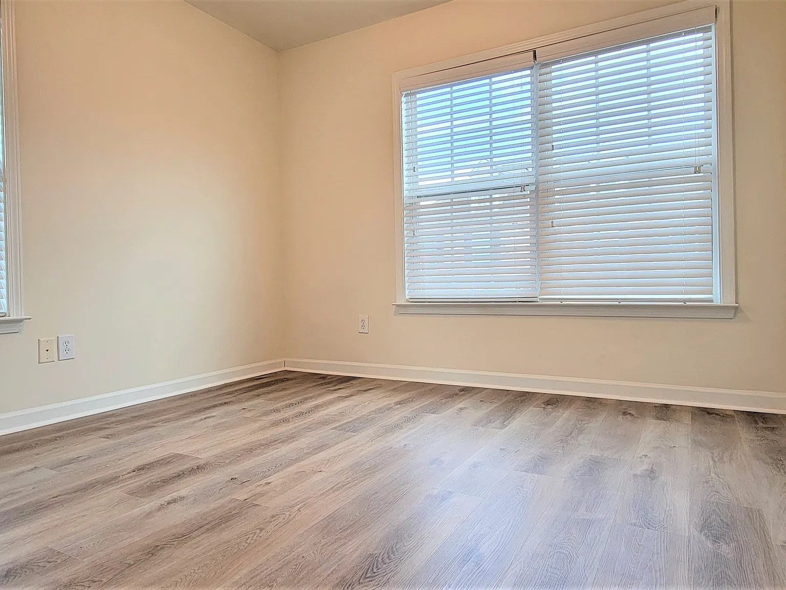 4 bed, 3.5 bath, 1796 sqft, $2,580 — Photo 4