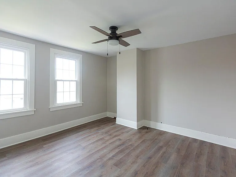 216 Edward Ave — Photo 13