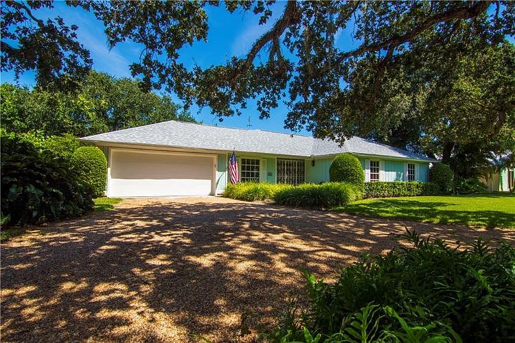 1st image of 1456 Pelican Ln