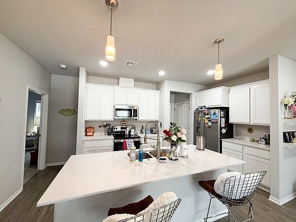 3rd image of 1326 Prairie Dr #713