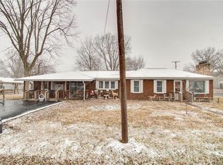 101 Henry St, Otterville, IL 62052