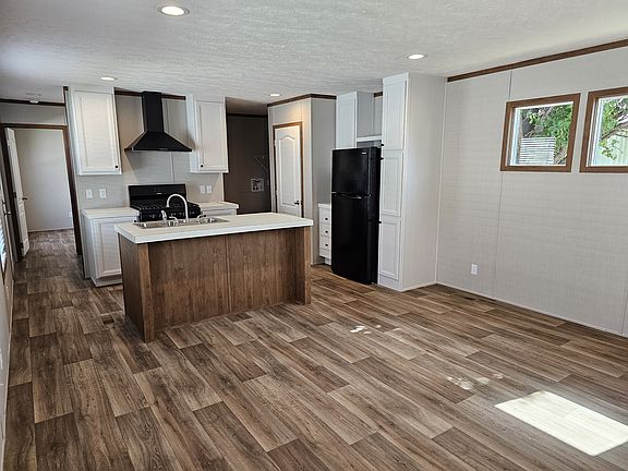 2nd image of 2101 SW 38th St Lot 106